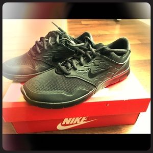 New in box! Women’s NIKE Orive size 6.5